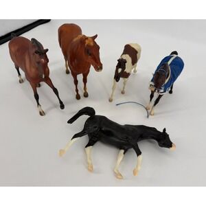 Vintage Breyer Horse Lot 5 Mixed Scale Brown Black White Plastic Figures